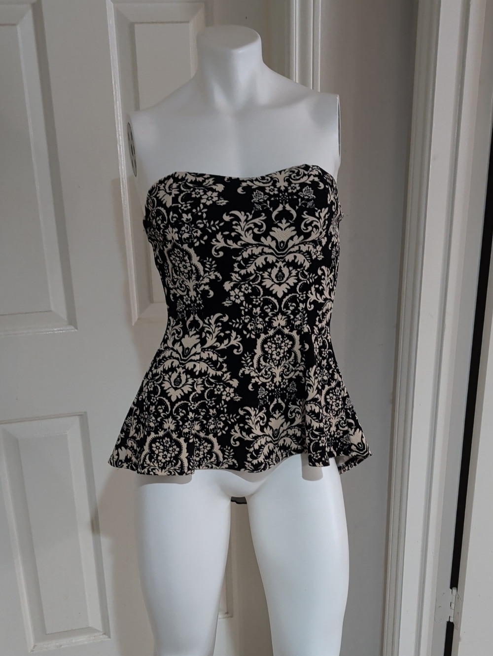 VTG Fashion Magazine Black And Cream Strapless Peplum Camisole Women's Medium